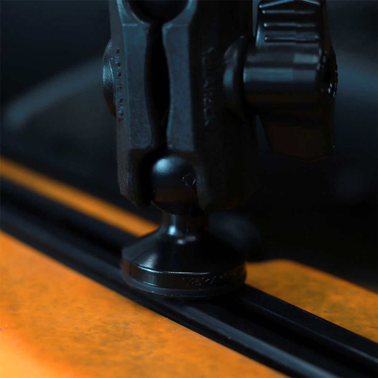 YakAttack 1" ScrewBall