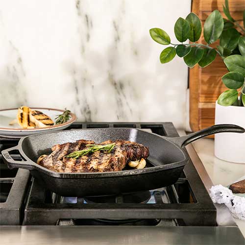 Lodge 10.5-Inch Square Cast Iron Grill Pan